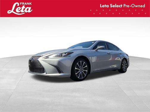 2019 Lexus ES 300h 