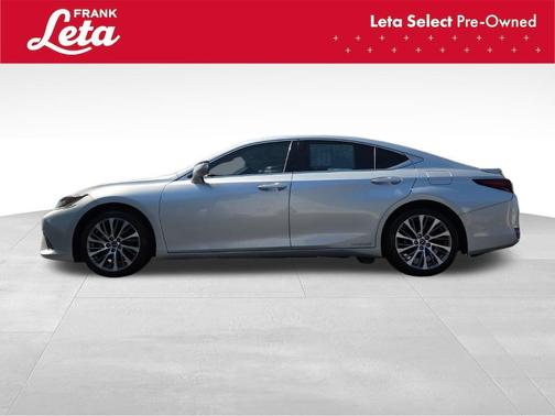 2019 Lexus ES 300h 