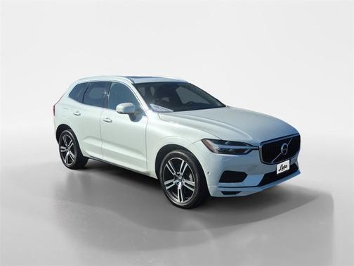 2018 Volvo XC60 T6 Momentum