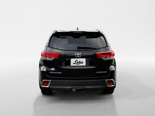 Gray 2019 Toyota Highlander Limited Platinum