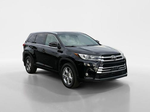 Gray 2019 Toyota Highlander Limited Platinum