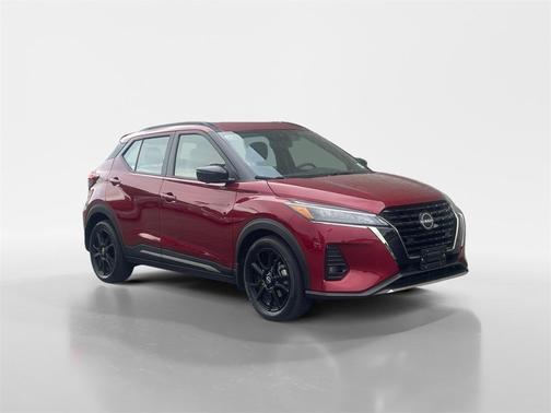 2022 Nissan Kicks SR