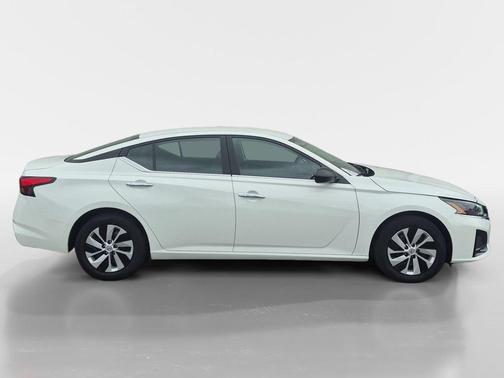 White 2024 Nissan Altima 2.5 S