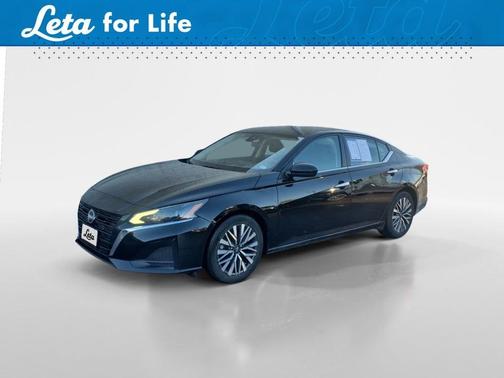Black 2023 Nissan Altima 2.5 SV