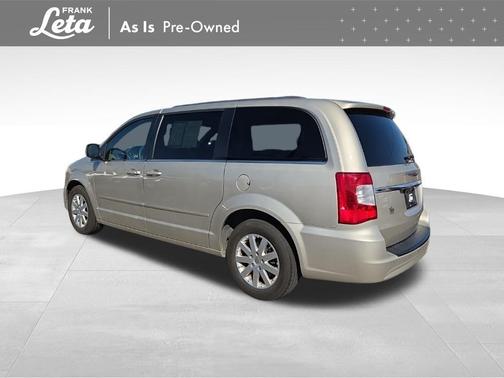 2016 Chrysler Town & Country LX