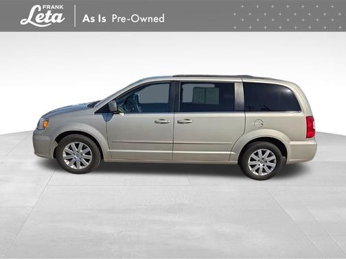 2016 Chrysler Town & Country LX