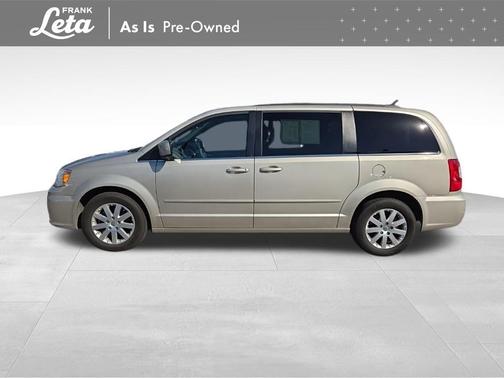 2016 Chrysler Town & Country LX