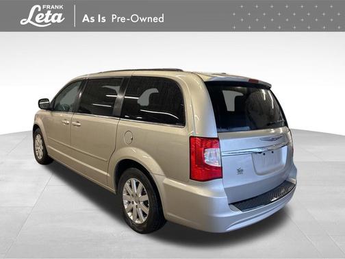 2016 Chrysler Town & Country LX