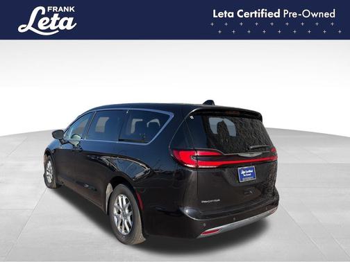 2023 Chrysler Pacifica Touring-L