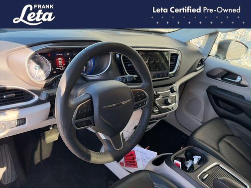 2023 Chrysler Pacifica Touring-L