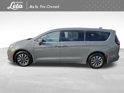 2022 Chrysler Pacifica Hybrid Touring L