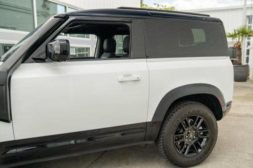 2022 Land Rover Defender 90 X-Dynamic S