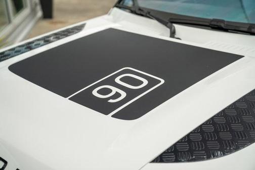 2022 Land Rover Defender 90 X-Dynamic S
