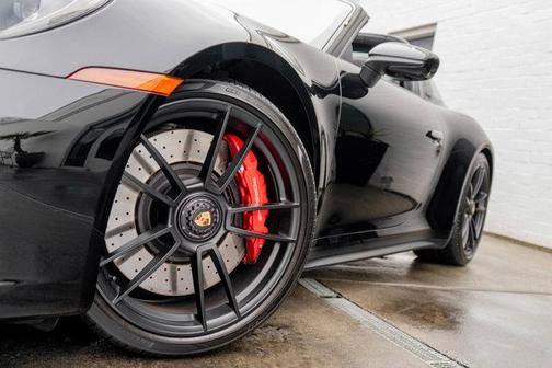 2024 Porsche 911 4 GTS