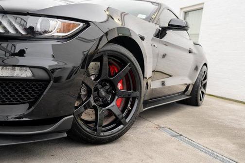 2017 Ford Shelby GT350 Base
