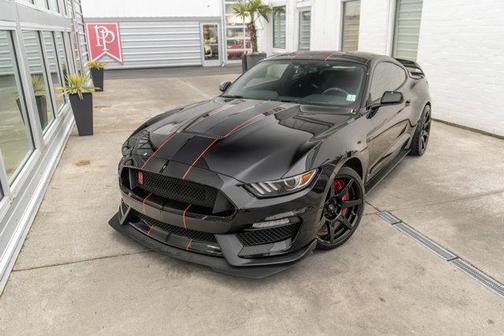 2017 Ford Shelby GT350 Base