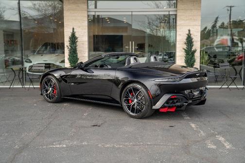 2021 Aston Martin Vantage Base