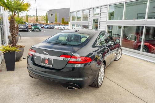 Botanical Green 2011 Jaguar XF Premium