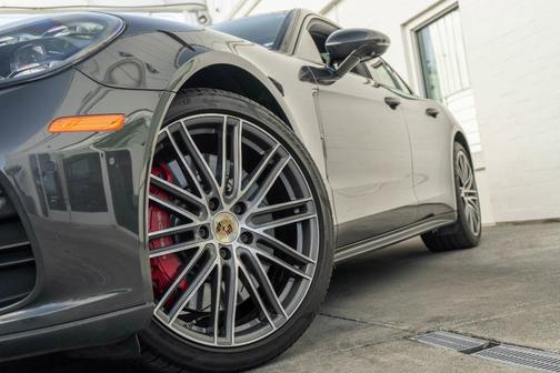 2019 Porsche Panamera Turbo