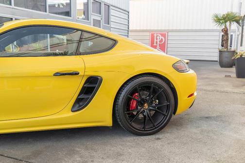2017 Porsche 718 Cayman S