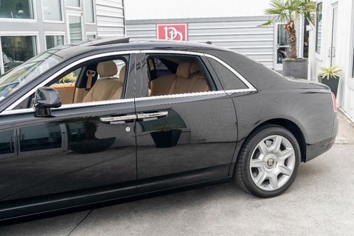 2017 Rolls-Royce Ghost Base