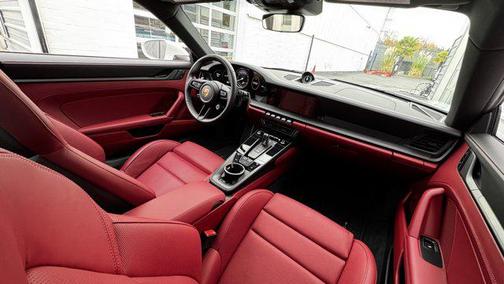 2024 Porsche 911 Carrera 4 GTS