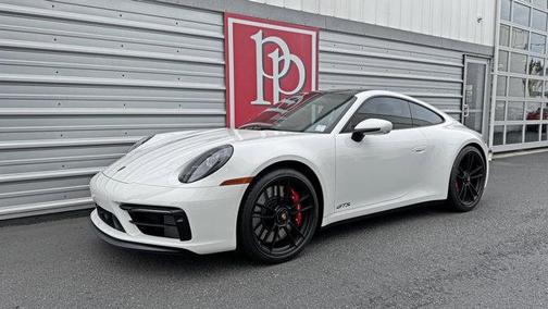 2024 Porsche 911 Carrera 4 GTS