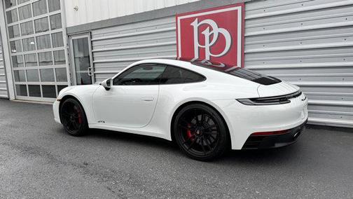 2024 Porsche 911 Carrera 4 GTS