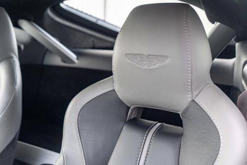 Photo 5 of 32 of 2016 Aston Martin V12 Vantage S Base