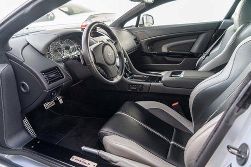 Photo 3 of 32 of 2016 Aston Martin V12 Vantage S Base