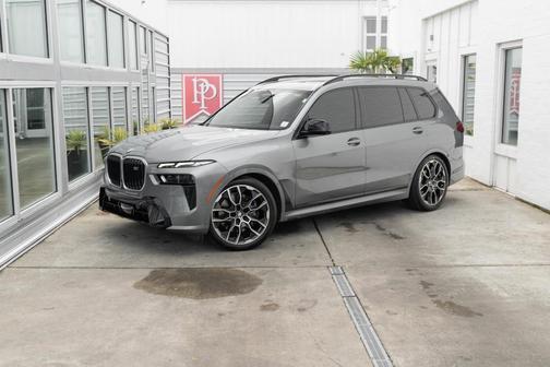 2023 BMW X7 M60i