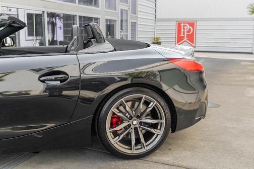 Black Sapphire Metallic 2022 BMW Z4 M40i