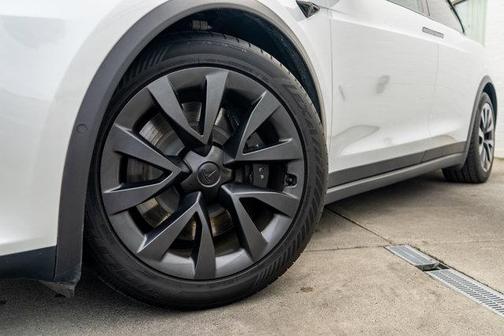 Pearl White Multi 2022 Tesla Model X Plaid