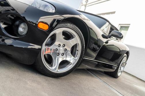 Viper Black 2000 Dodge Viper RT-10