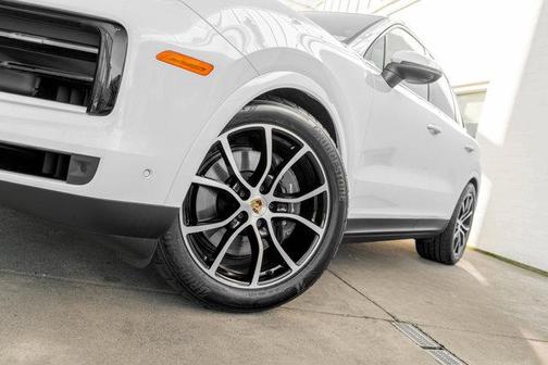 2024 Porsche Cayenne Base