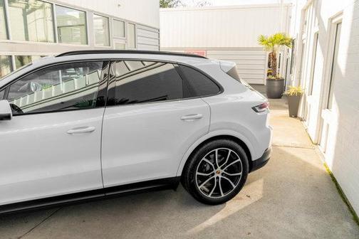 2024 Porsche Cayenne Base