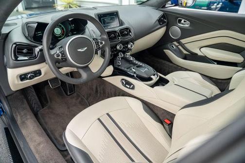 2022 Aston Martin Vantage Base