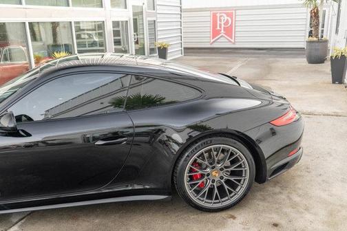 2018 Porsche 911 Carrera 4S