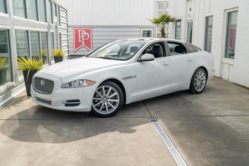 2012 Jaguar XJ Base