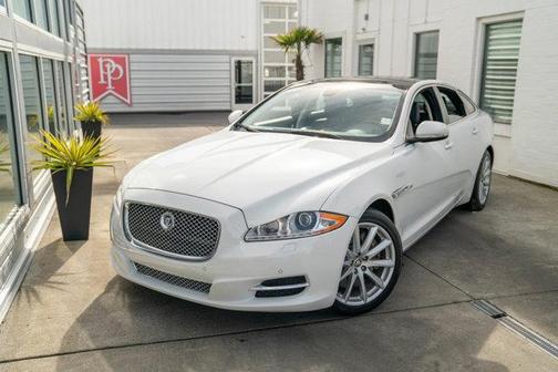 2012 Jaguar XJ Base