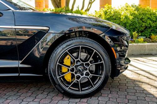 2021 Aston Martin DBX Base