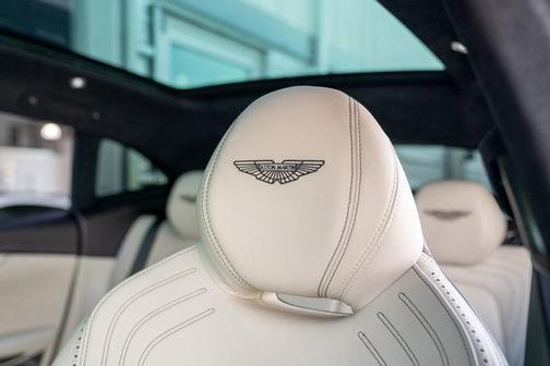 2021 Aston Martin DBX Base