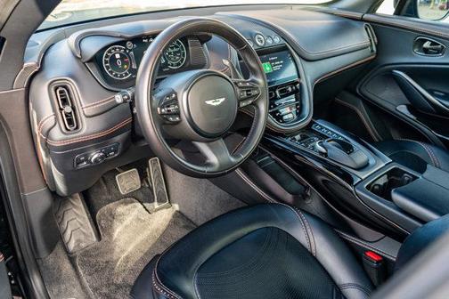 2022 Aston Martin DBX Base
