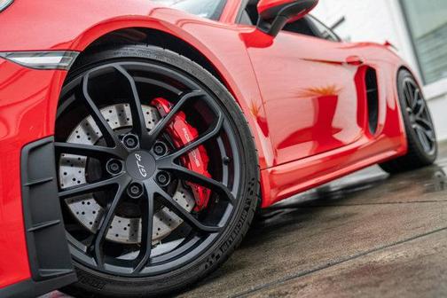 2022 Porsche 718 Cayman GT4