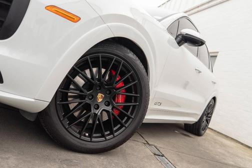 2022 Porsche Cayenne GTS