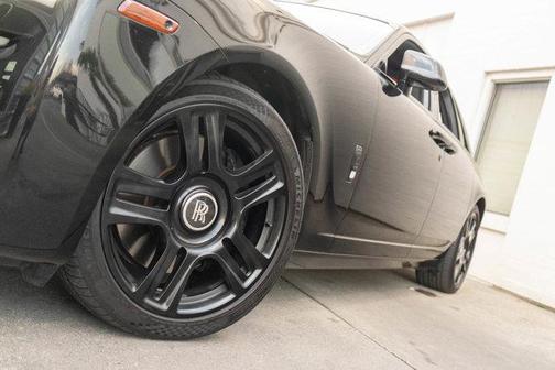 2016 Rolls-Royce Ghost Base