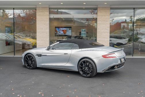 2016 Aston Martin Vanquish Volante