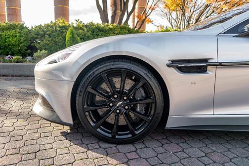 2016 Aston Martin Vanquish Volante