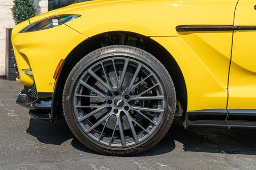 2023 Aston Martin DBX 707