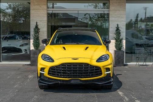 2023 Aston Martin DBX 707